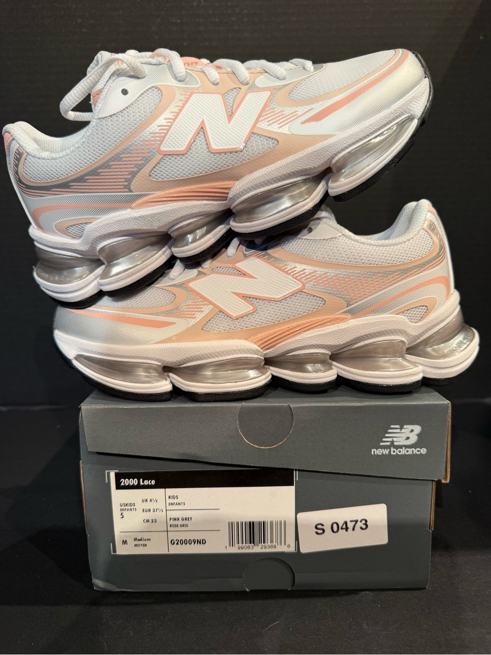 New Balance Women's 2000 Lace Absorb Sneakers in Peach white and Gray 6.5W/5Y